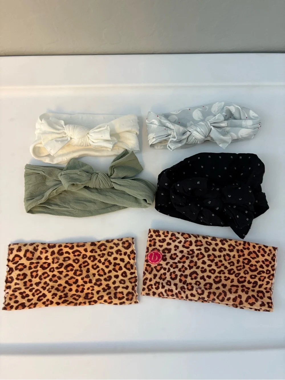 Baby bling bows bundle of 5 wraps black white green swan leopard